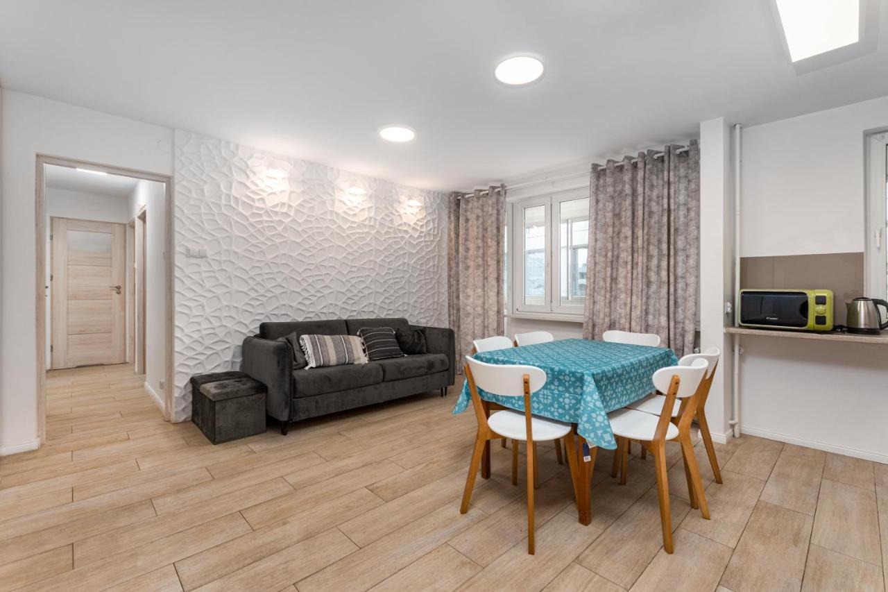 Emilii Plater 47 By Homeprime Warschau Exterior foto